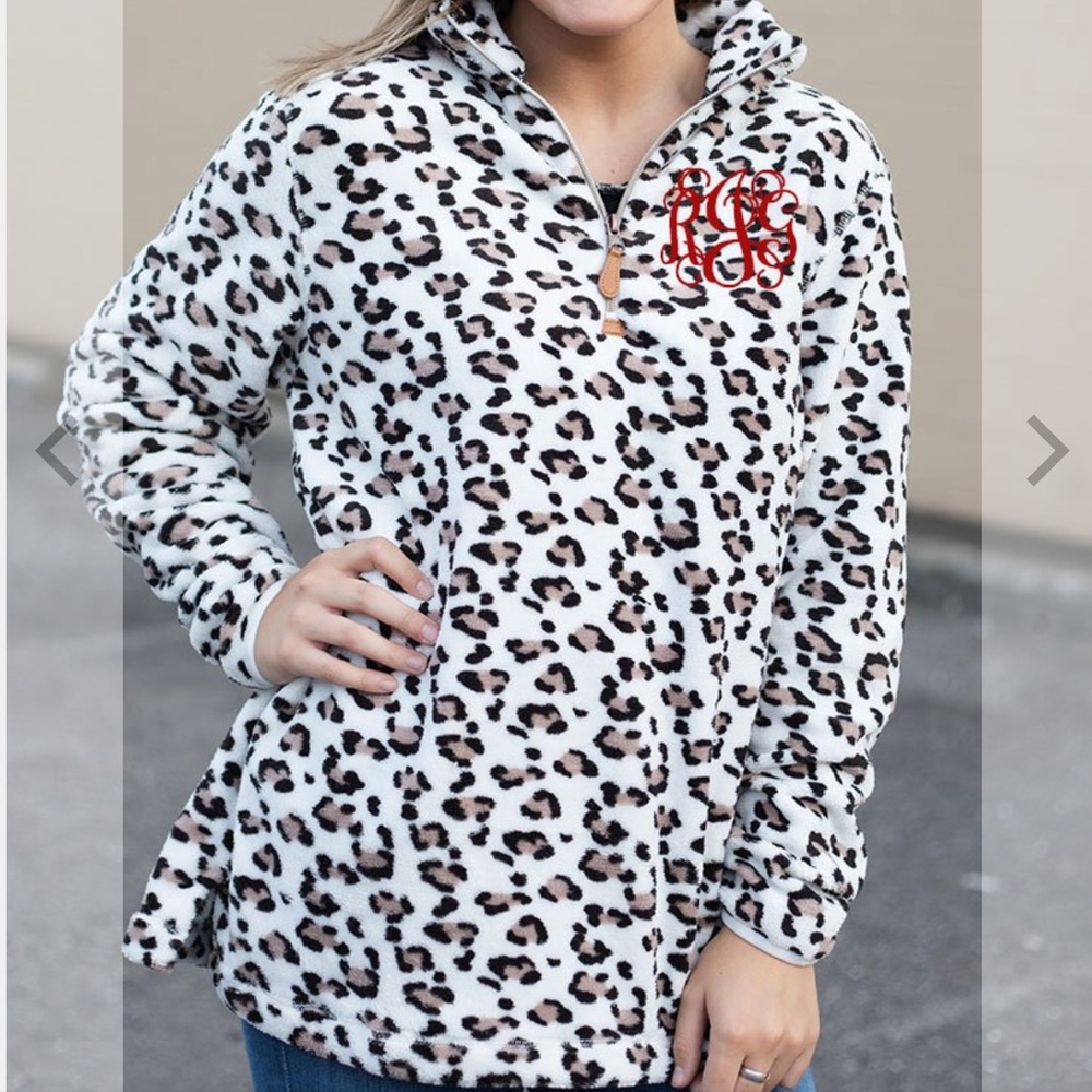 WHITE LEOPARD FLEECE PULLOVER NWT SIZE XL